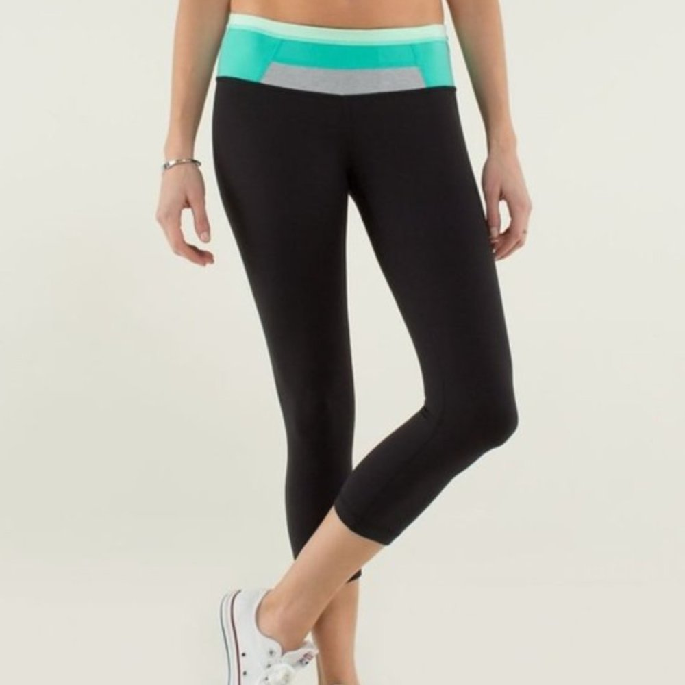 Lululemon Wunder Under Crop in Black/Teal Quilt